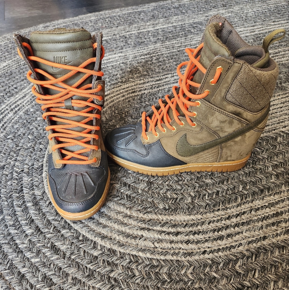 Nike Dunk Sky Hi Dark Loden sneakerboot duckboot wedge 7